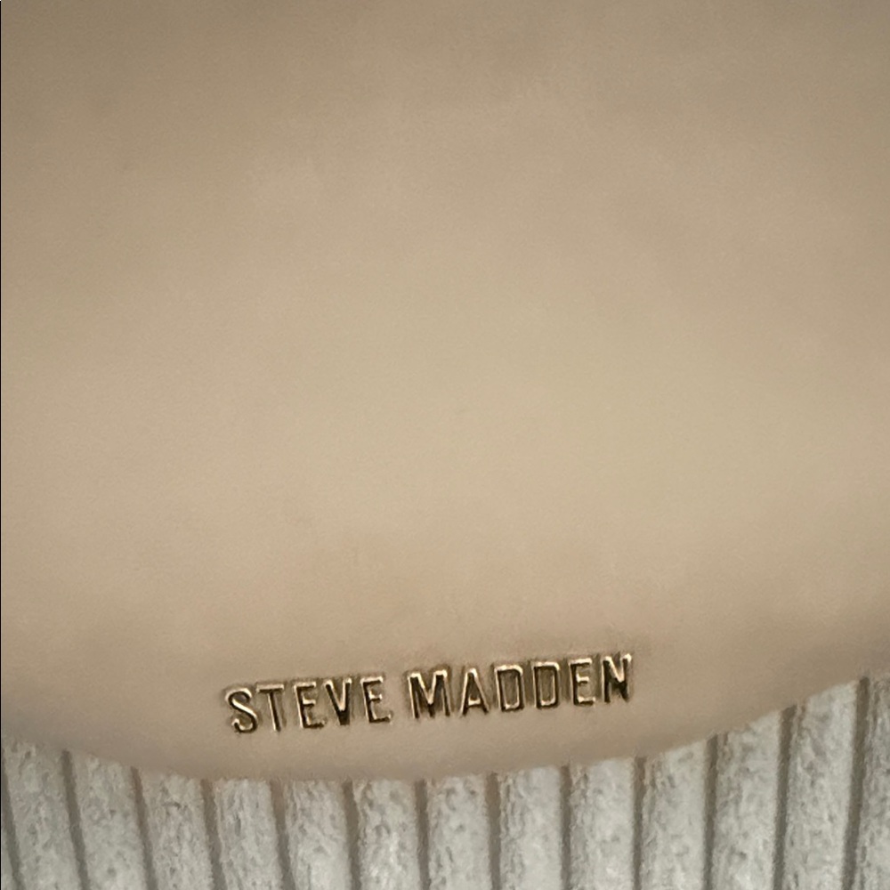 Steve Madden Gold Crossbody Bag Set - Picture 4 of 5